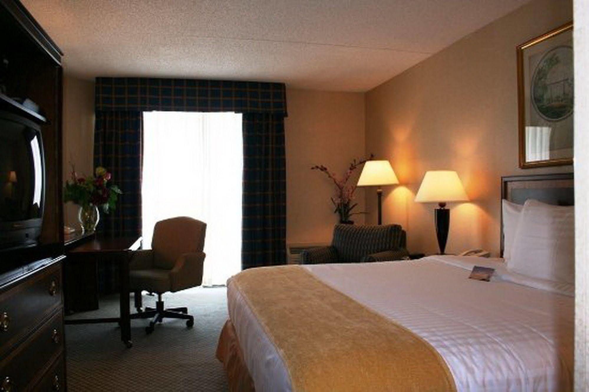 Magnuson Grand & Conference Center Somerset-Bridgewater Habitación foto